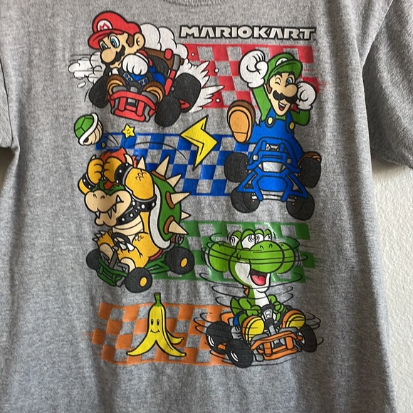 🏁Gently used Mariokart race car T-shirt (Boys) XL🏁 - Picture 4 of 4